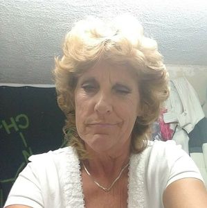 Meet your Posher, Debi